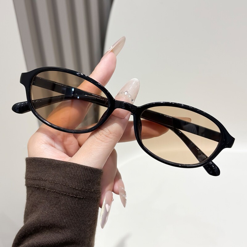Oval frame trendy sunglasses, sun protection, UV protection, versatile for daily commuting, fashionable and popular, high-end women's sunglasses Oval frame trendy sunglasses, sun protection, UV protection, versatile for daily commuting, fashionable and popular, high-end women's sunglasses