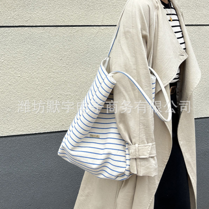 Retro handheld capacious shopping bag