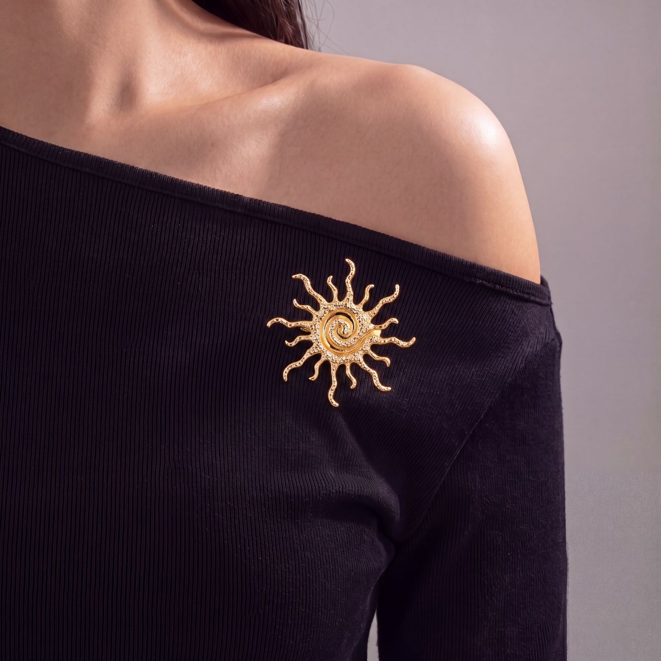 Cross-Border Hot-Selling Personalized Fashion Trendy Creative Metal Sun Brooch Suitable for Women to Wear in Daily Business and Parties