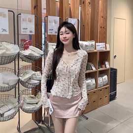 实价 2026早秋韩版甜辣风荷叶花边拼接镂空碎花小衫防晒收腰上衣