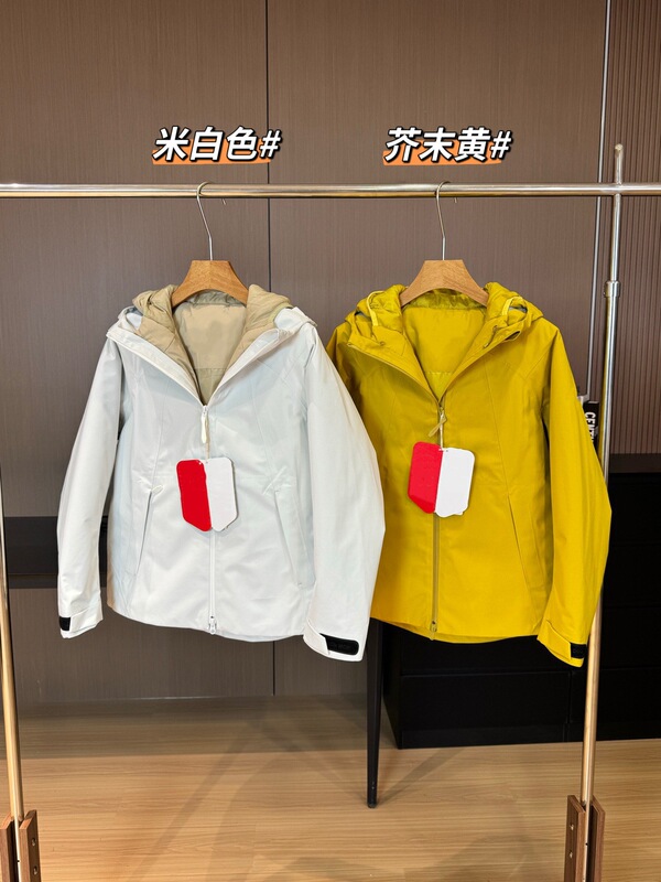 091803 秋季新款男女款三合一防风防水连帽软壳登山服夹克冲锋衣|undefined