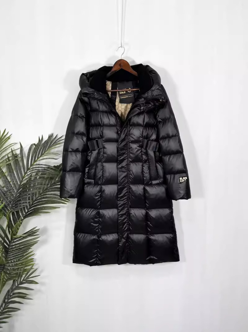 2024 invierno nuevo chaqueta de terciopelo negro para mujeres largas sobre la rodilla gorra de cintura delgada moda engrosada