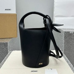 跨境Jacquemu新款法式轻奢小众设计感手提包女包单肩包水桶包百搭