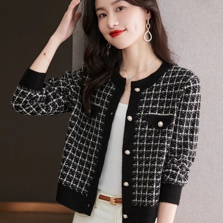 Fashionable Coat Chanel Style 2025 Women's New Short Petite High-Waisted Sweater Plaid Knit Cardigan Fashionable Coat Chanel Style 2025 Women's New Short Petite High-Waisted Sweater Plaid Knit Cardigan