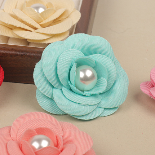 Factory Direct Sale In Stock 5cm 7.5cm Plain Color Camellia Flower with Pearl Handmade Flower Accessory Fabric Flower Brooch
