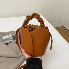 2024 season new women's fashion water bucket bag wild single