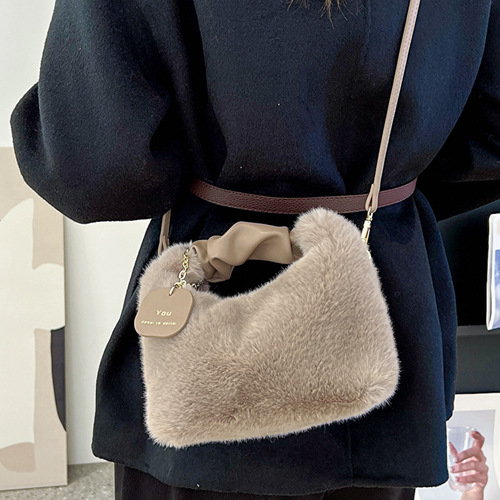 Fashion Plush Bag Women's  Winter New Casual Simple Crossbody Bag Retro Commuting Handbag Women's Bag