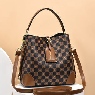 New Style Chessboard Exquisite Retro Women's Bag Bag Atmospheric Plaid Bucket Bag Large Capacity Shoulder Bag Crossbody Bag Bag