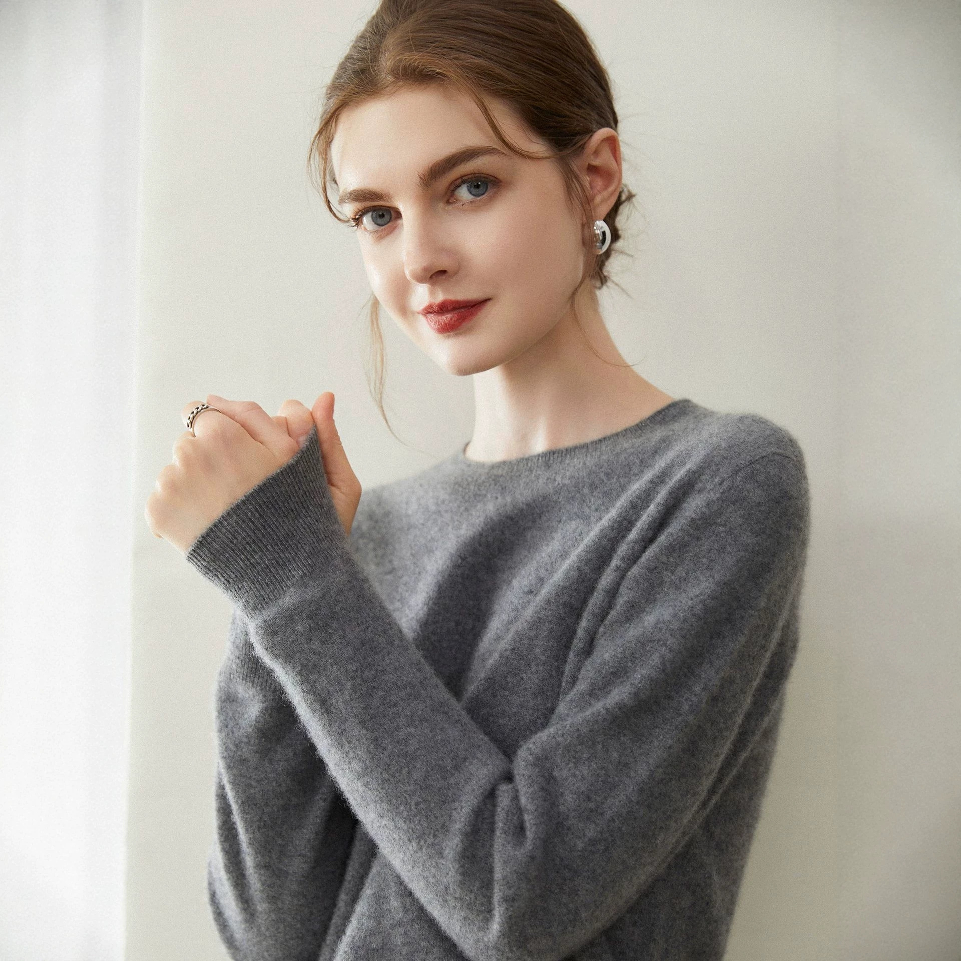 100% Australian Pure Wool Basic Round Neck Knit Sweater, Versatile Seamless One-Piece Sweater, Puyuan Wool Sweater Manufacturer
