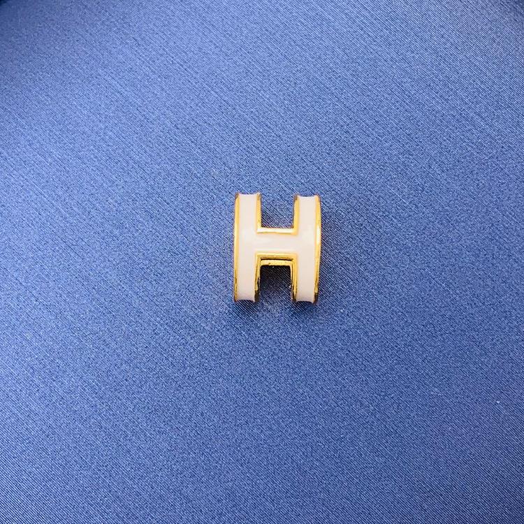 Tiktok Venta caliente colgante al por mayor auto-seleccionado 100 cobre colgante único con fuente de cadena de fábrica al por mayor sin cadena