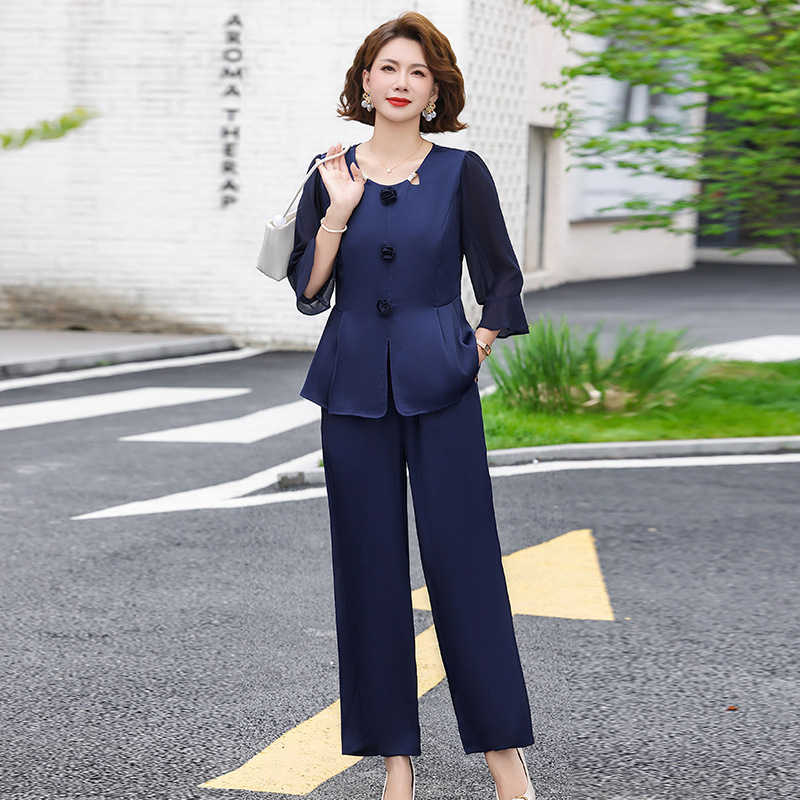 New Style Mom's Clothing, Summer Fashion Two-Piece Wide-Leg Pants Set, Elegant and Stylish for Work, Middle-Aged and Elderly Women's Clothing New Style Mom's Clothing, Summer Fashion Two-Piece Wide-Leg Pants Set, Elegant and Stylish for Work, Middle-Aged and Elderly Women's Clothing