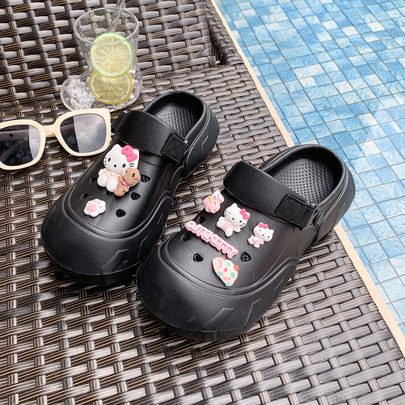 Zapatos con agujeros ropa exterior de mujer primavera y verano 2025 nuevo estilo todo en uno aumento playa antideslizante Baotou lindo media pantufla mujer