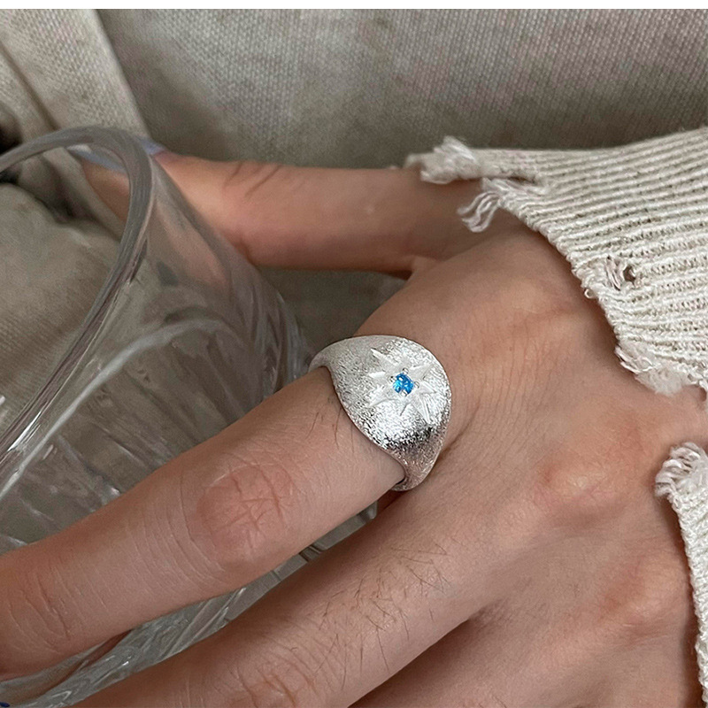 Designer Ring For Women Gold Eight Pointed Star Handcrafted Luxury_voghion.com