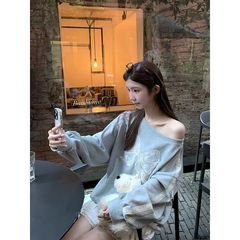 灰色露肩斜肩卫衣女秋冬季2025新款设计感蕾丝花边宽松慵懒风上衣