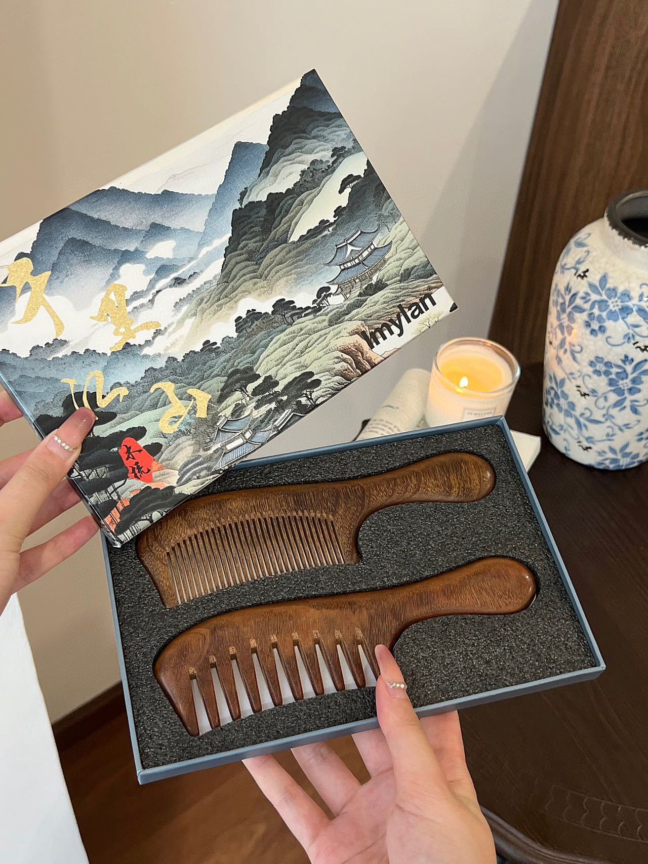 Set de regalo de madera Imylan Rhythm Double Flower con peine de dientes finos para masaje y desbloqueo de meridianos._voghion.com