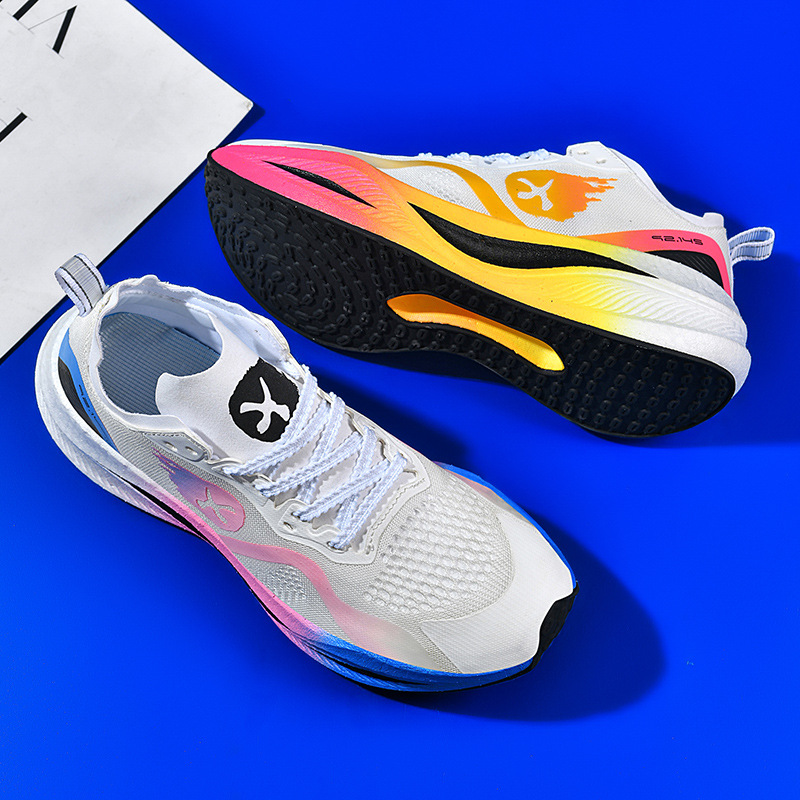 Zapatos deportivos de otoño para parejas, malla, transpirable y cómoda, aumento bajo, color a juego, zapatos de hombre para correr y viajar todos los días