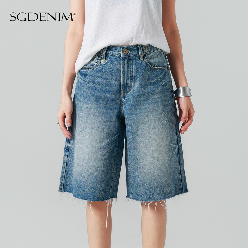 Embroidered Back Pocket/High-Waisted Denim Shorts for Women, Loose Fit, Frayed Hem, Straight-Leg, Slimming, Size 26, New Summer Casual Style