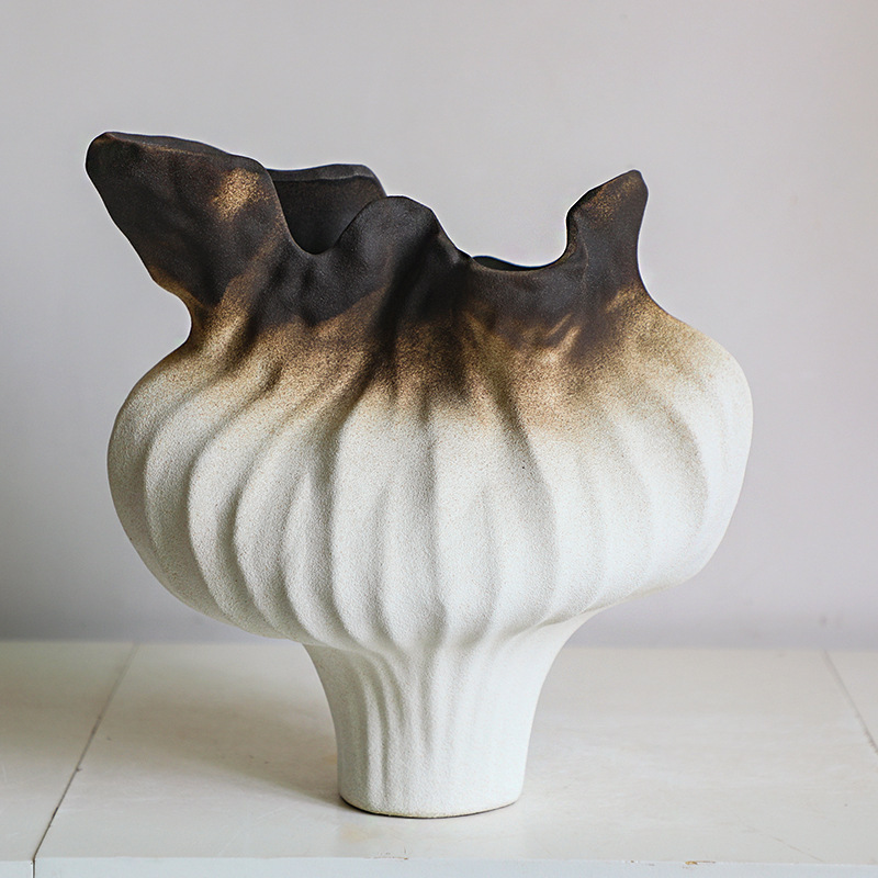 Ceramic artist's wabi-sabi style vintage art vase, tea room and homestay decoration, display window ceramic retro flower vessel Ceramic artist's wabi-sabi style vintage art vase, tea room and homestay decoration, display window ceramic retro flower vessel