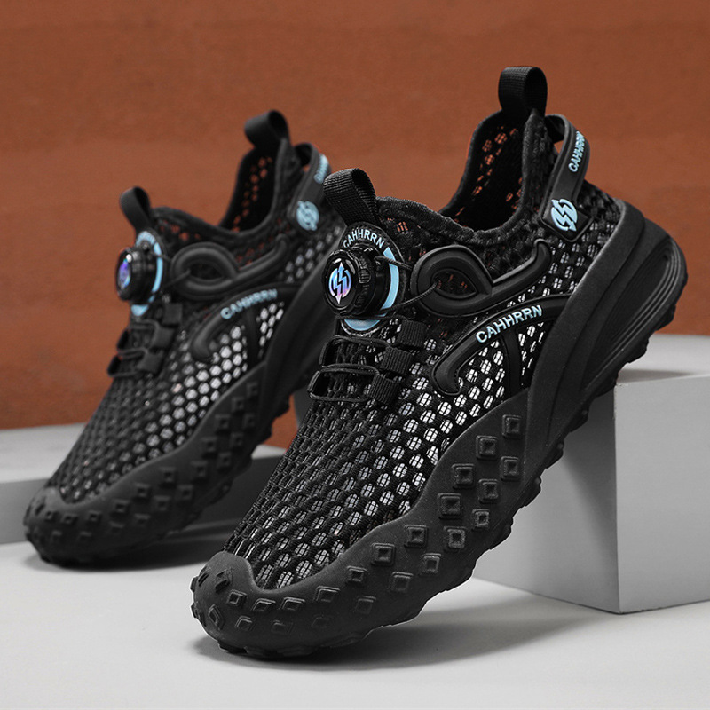 Verano nuevo estilo malla delgada sin cordones zapatos deportivos transpirables tendencia salvaje boca baja zapatos casuales perezosos para hombres