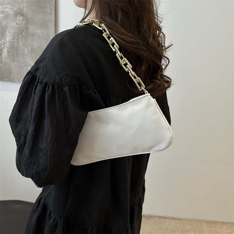 Bolso de mano de cadena de moda, bolso de mano de mujer, nuevo estilo de moda, bolso de palo minimalista, bolso de hombro de nicho de verano 2024