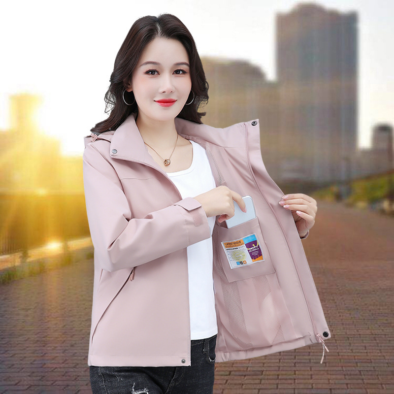 Outdoor Soft Shell Jacket for Women, Spring and Autumn Style, Single-Layer Thin Model, 2025 New Loose Fit, Plus Size, Petite Top