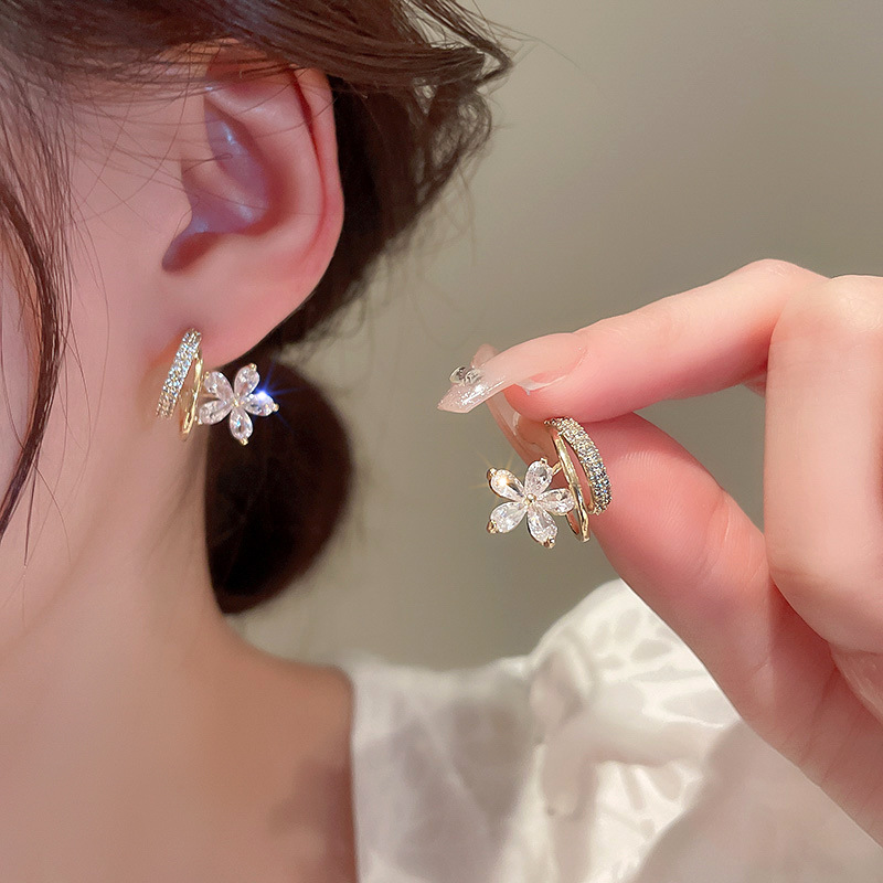 1 Pair Fashion Bow Knot Metal Inlay Zircon Women's Ear Studs display picture 9