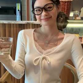 [图片色奶杏]蕾丝V领内搭打底衫女秋冬单穿设计长袖t恤修身上衣潮