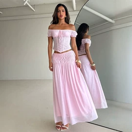 连衣裙;女式T恤;半身裙