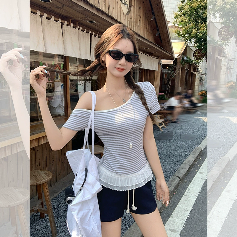 Реальный снимок и реальная цена. Новая стильная футболка с косыми полосками на плечах и кружевными краями, с короткими рукавами, женская летняя тонкая футболка с открытыми плечами, 2025 г.