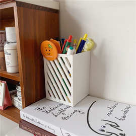 创意镂空笔筒日系挂壁式收纳笔筒简约大容量学生桌面化妆刷整理筒