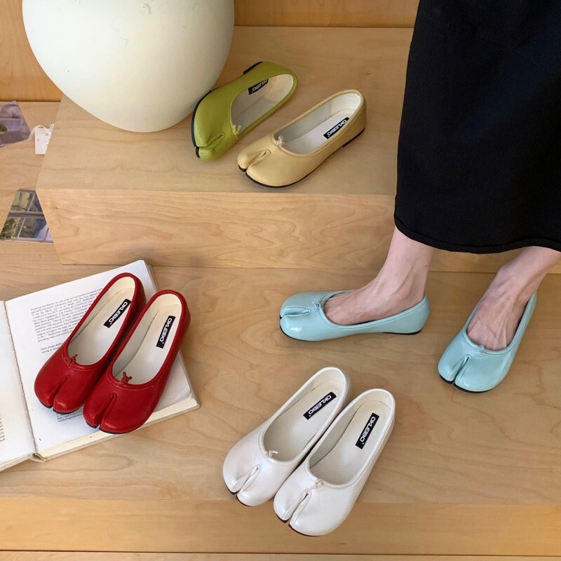 Women's Loafers 2026 New Spring Split-Toe Pig's Hoof Shoes, Slip-On Lazy Horse Hoof Shoes with Hidden Height Increase