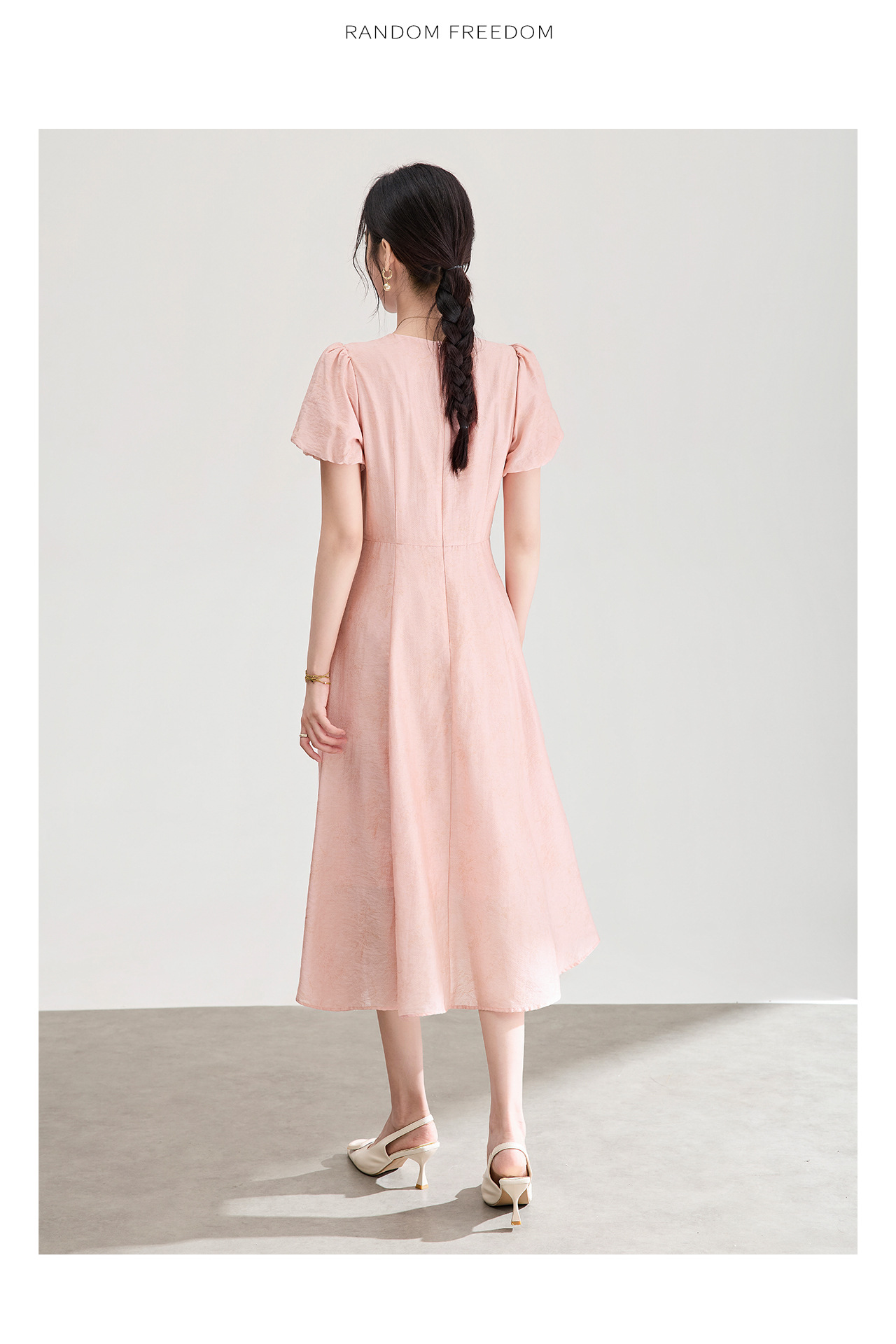 Đầm chữ A cổ V dáng suông midi họa tiết jacquard tối màu — xanh lam chi tiết 15