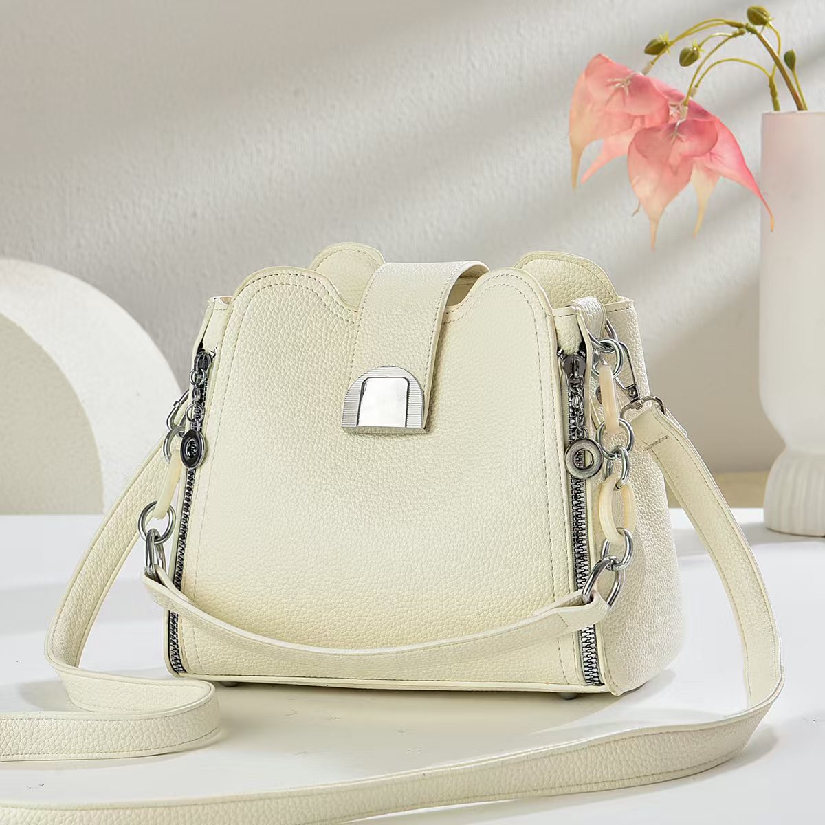 Bolso de moda de balde 2025 nuevo tipo de mochila de hombro para mujeres bolsos casuales bolsos transfronterizos