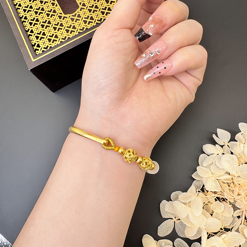 Nuevos productos populares de oro de arena vietnamita imitación de perlas de hortenida aleación de cobre media brazalete de red de mujeres con el mismo estilo de transmisión en vivo de joyerías Yiwu