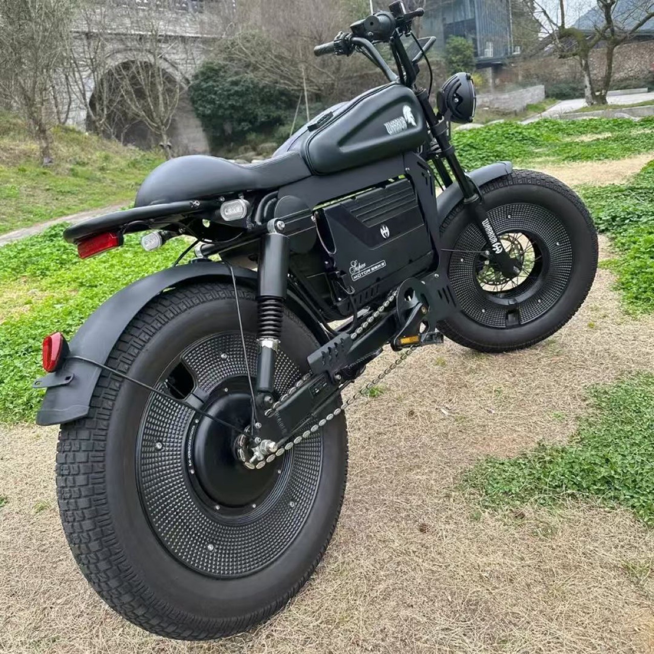 Batería de litio de samurai negro transfronterizo de los Estados Unidos asistido motocicleta eléctrica motocicleta de carretera neumáticos gordos motocicleta de nieve image 3