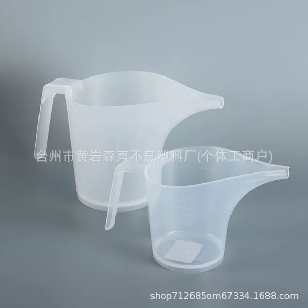 Handmade soap cup cold soap long mouth plastic measuring cup 1000ML with scale rendering long mouth flow cup sharp mouth baking