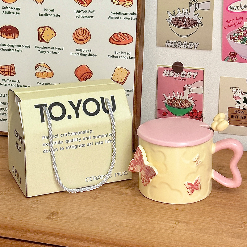 Taza niña Taza de mariposa de alto valor Taza de cerámica con tapa Cuchara Regalo de cumpleaños Taza para beber Hogar