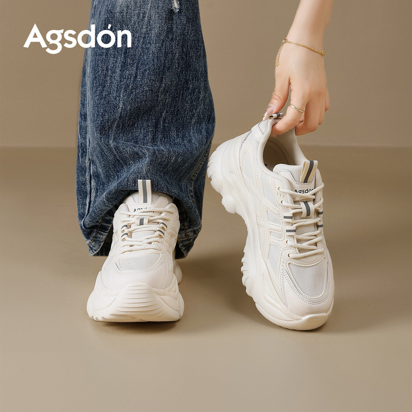 Zapatos de invierno de invierno 2025 nuevos zapatos casuales blancos de tamaño pequeño