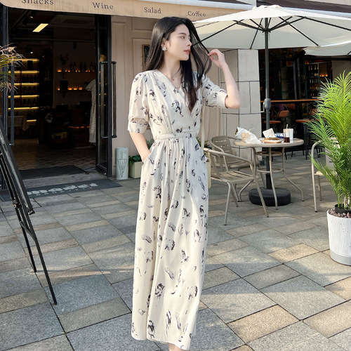 Summer temperament casual retro medium and long V-neck short sleeve waist waist floral Hong Kong style design Chiffon long dress