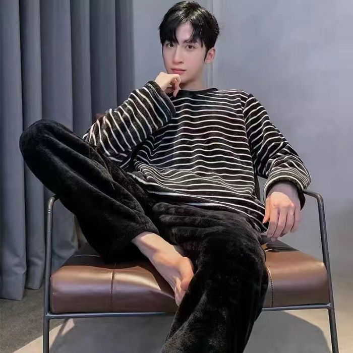 Fábrica de fuente gran cantidad de pedidos de pijamas de hombre otoño y invierno de coral espesaje de dibujos animados de franela conjunto de ropa para el hogar