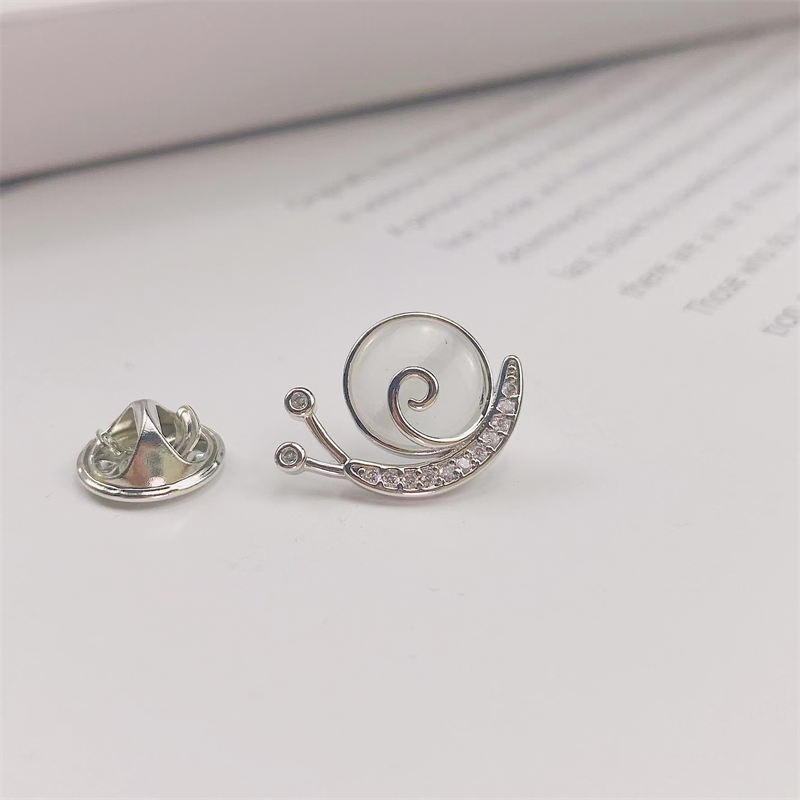 Simple anti-exposición pequeño pecho pin hebilla todo partido Opal collar camisa cardigan collar pin accesorios unisex