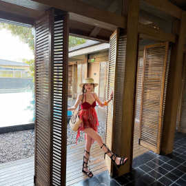 现货高品质2026夏新款复古设计感小众辣妹海边度假背心连衣裙上衣