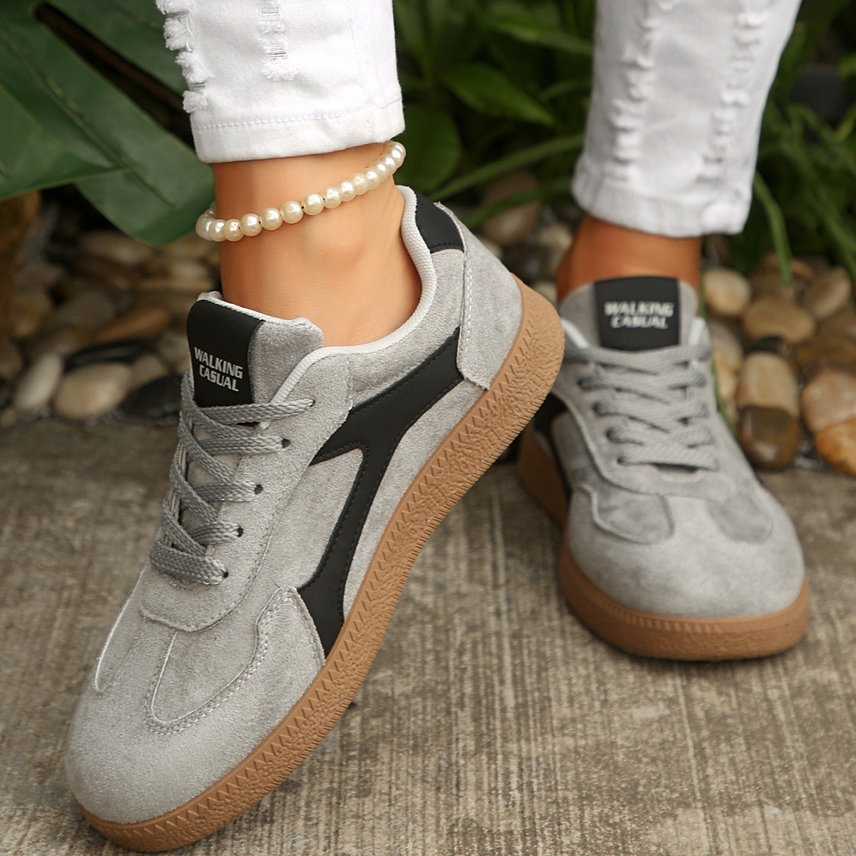 Comercio exterior zapatos de entrenamiento de gran tamaño de mujeres 2026 primavera y otoño nueva moda ligera cabeza redonda zapatos deportivos casuales zapatos de skate comercio exterior