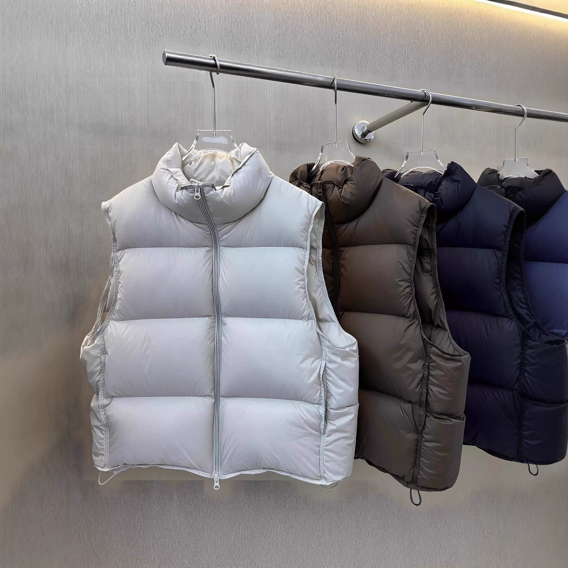 休闲时尚羽绒服马甲女秋冬季新款无袖上衣韩版宽松白鸭绒背心外套