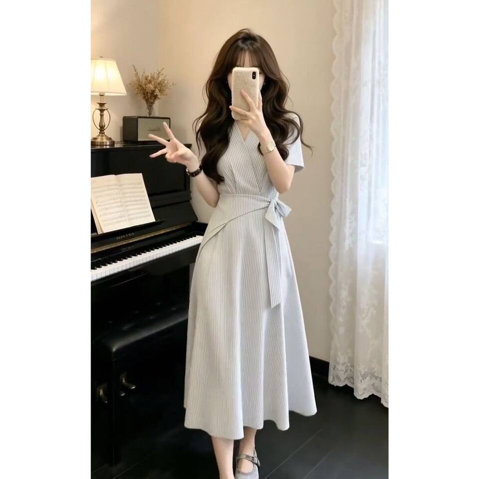 Đầm sơ mi kẻ sọc cổ chữ V tay ngắn chiết eo tôn dáng — Váy sọc (chất lượng cao) chi tiết 5