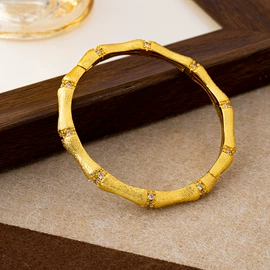 项链;耳环;手链