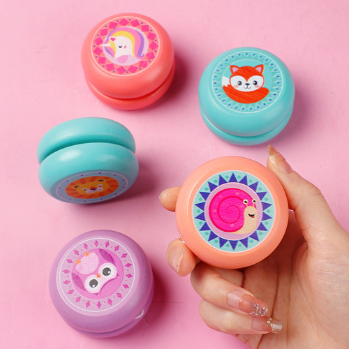 Children's wooden yo-yo cartoon animal whirling yo-yo kindergarten puzzle classic nostalgic ball wholesale