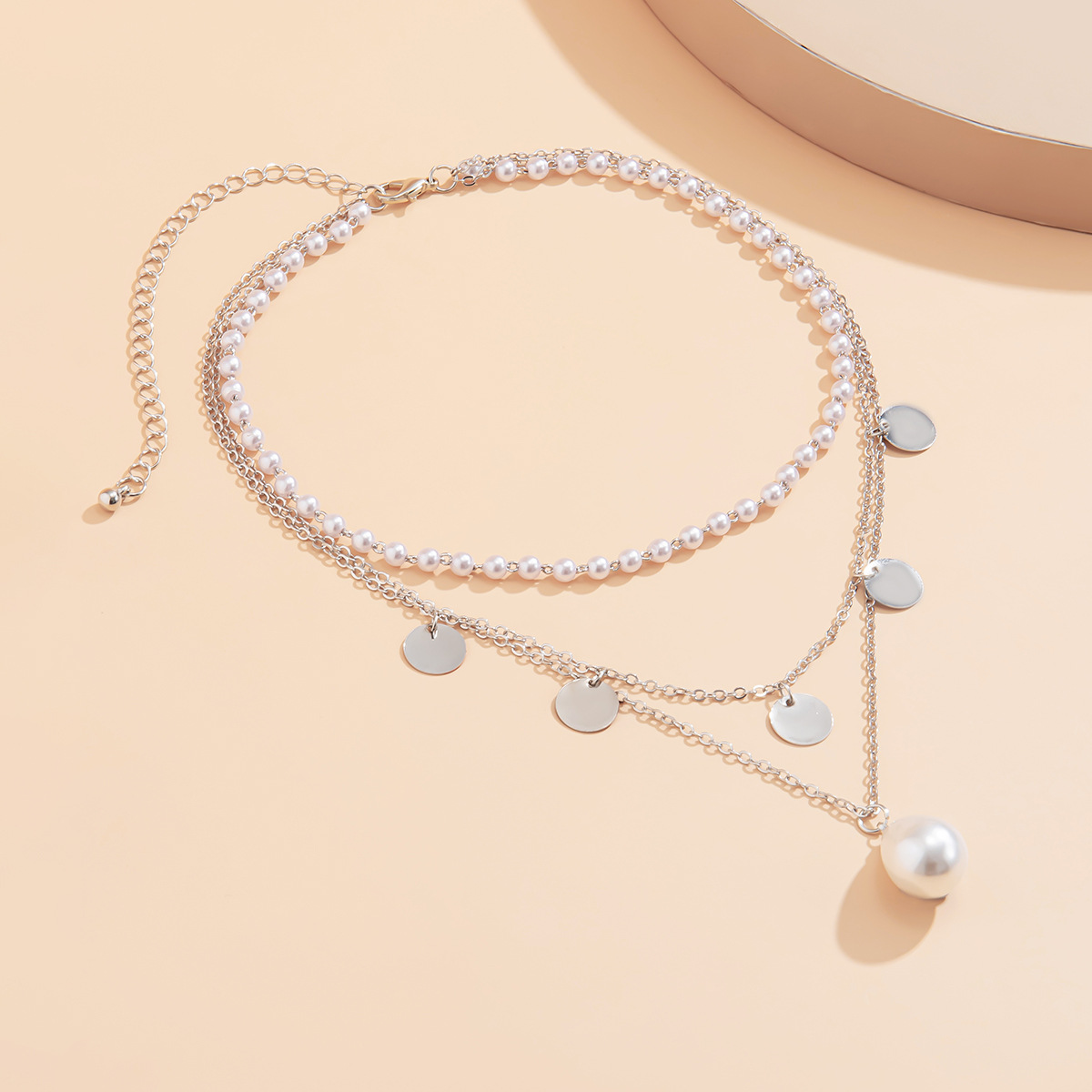 Collier avec pendentif en forme d'étoile en perles et perles artificielles de style métal_voghion.com