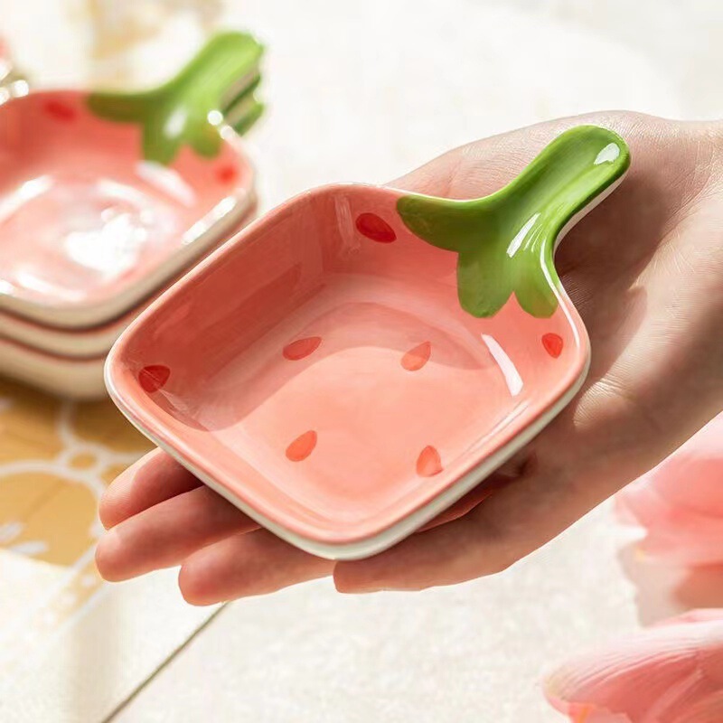 Cute Pink Strawberry Handle Small Dish Hand-painted Underglaze Color Ceramic Flavor Dish Seasoning Dish Household Dip Dish Wholesale
