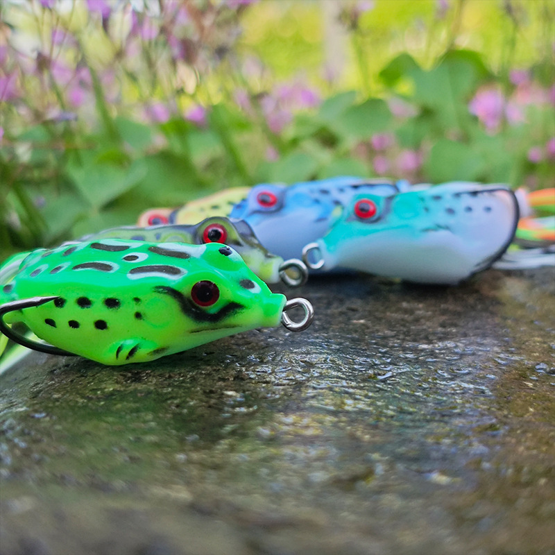 Fábrica al por mayor Rana trueno conjunto de lanzamiento lejos Luya cebo falso pescado pesado gancho de pesca Rana trueno pescado negro matar al por mayor spot